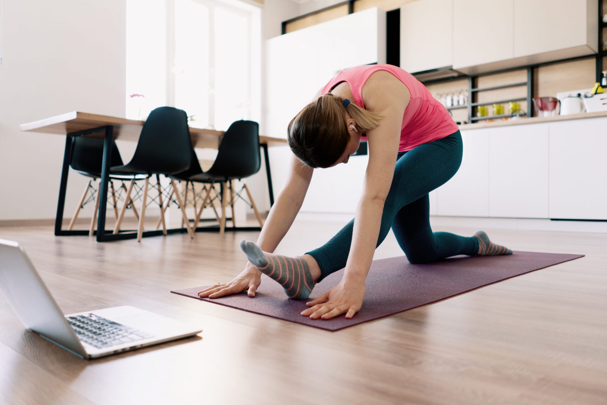 Corporate D.I.Y Yoga – An Essential Guide To Enhance Team Collaboration -  Inspirit Hospitality